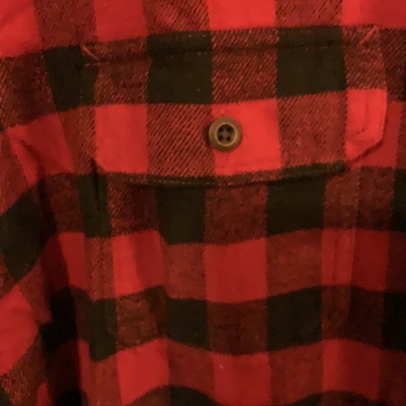 American Eagle Outfitters - Classic Flannel - Picture 3 of 6